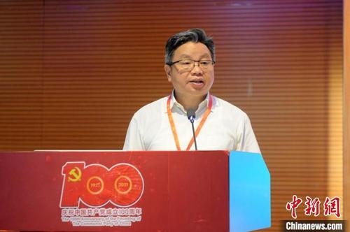 中国侨网中华全国台湾同胞联谊会副会长杨毅周致辞。 张金川 摄