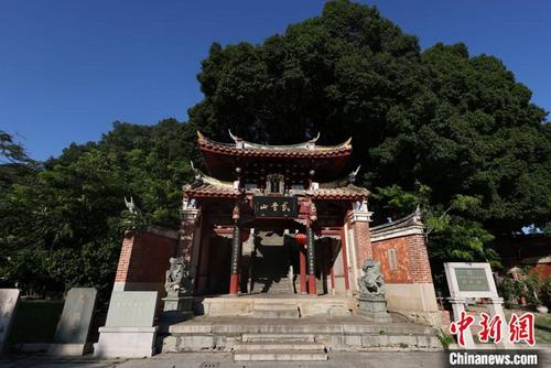 中国侨网图为7月8日拍摄的福建泉州真武庙。 中新社记者 蒋启明 摄