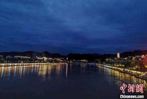 中国侨网浙西南山城龙泉夜景　范宇斌　摄