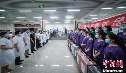 中国侨网图为蕉城区医务人员集结驰援莆田。　阮传龙　摄