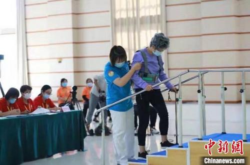 中国侨网2021年全国养老护理职业技能大赛北京赛区选拔赛在京举办。 北京市民政局供图
