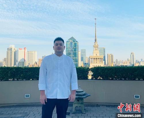 中国侨网来自新加坡的“上海团长”谢觉贤 受访者供图