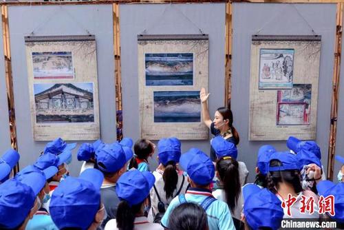 中国侨网图为尤溪古建筑壁画展持续在福建省三明市尤溪县博物馆展出。　梁文斌　摄