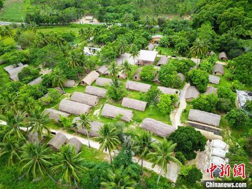 中国侨网航拍东方市江边乡白查村。 林士杰 摄