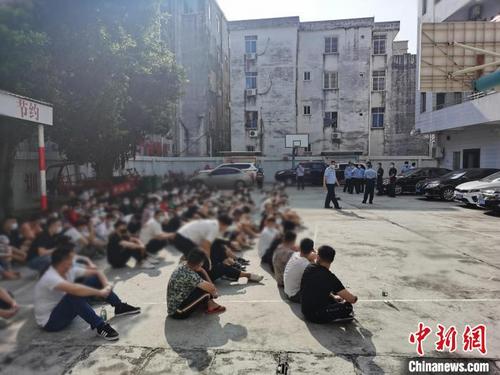 中国侨网阳江市公安局破获“5·21”组织他人偷越国（边）境案。　广东省公安厅 供图