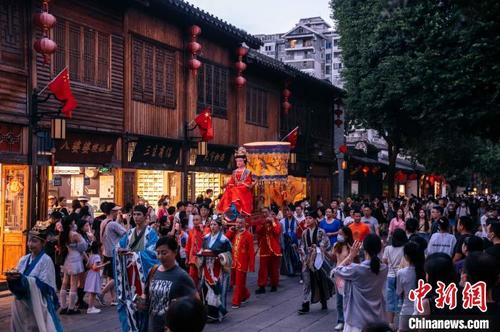 中国侨网妈祖飞升诞闽都“福文化”体验活动在三坊七巷举行。 李南轩 摄
