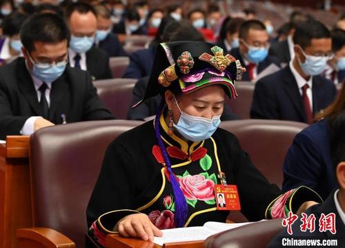 中国侨网陈望慧参加中国共产党四川省第十二次代表大会。　安源　摄