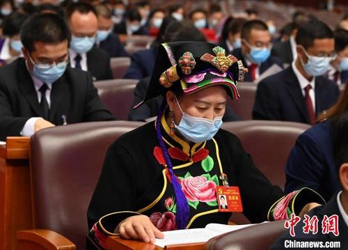 中国侨网陈望慧参加中国共产党四川省第十二次代表大会。 安源 摄