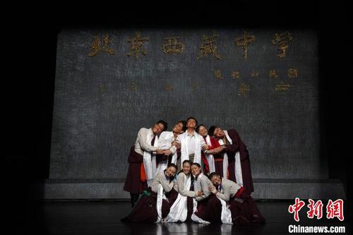 中国侨网国家大剧院第15届“春华秋实”艺术院校舞台艺术精品展演周开幕 高尚 摄