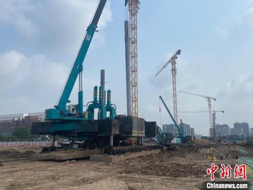 中国侨网佛山单体体量最大物流园项目建设加速推进　李国桦　摄