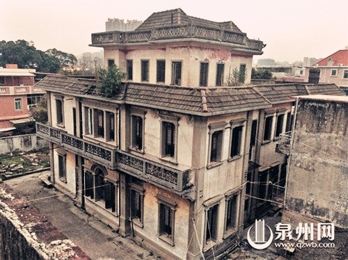 中国侨网王顺兴信局的奇园是一座典型的欧式建筑，虽然闲置遭窃，但风韵犹存。