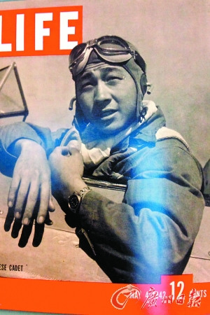 中国侨网从中国选拔到美国训练的中国飞行员上了1942年的美国《生活》杂志。