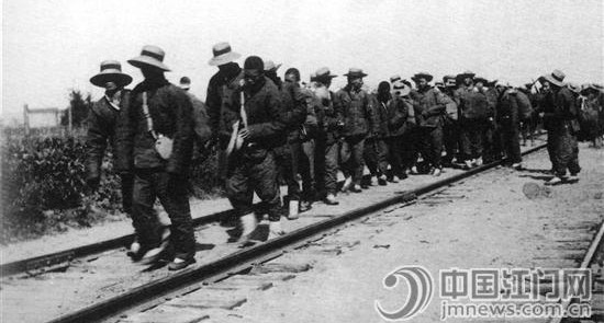 中国筑路工人紧急集结,赶往加拿大太平洋铁路的新工地(傅健