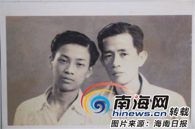中国侨网1948年，陈平和长子陈行龙摄于新加坡。