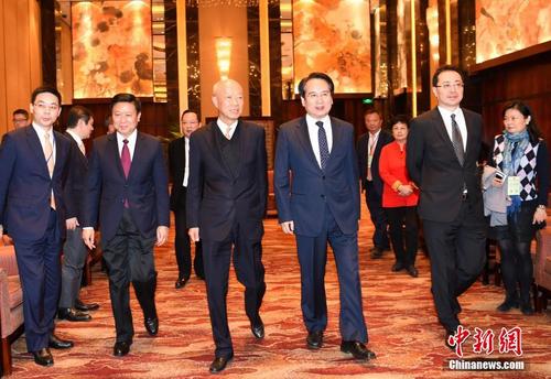 中国侨网11月9日,国务院侨办副主任谭天星在北京会见香港浙江省同乡会联合会访问团。中新社记者 张勤 摄