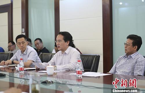 中国侨网中国新闻社8月6日在北京召开2018年年中工作会,中央统战部副部长谭天星出席会议并讲话。盛佳鹏 摄