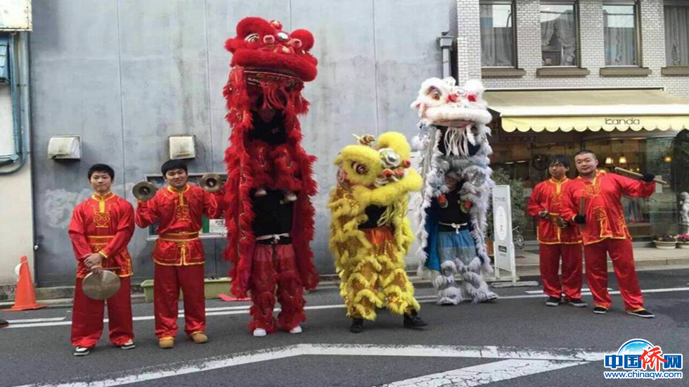 东京华人舞狮庆“新春”