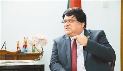 中国侨网孟加拉国驻华大使马赫布·乌兹·扎曼在接受海外网采访。　海外网 谢明 摄