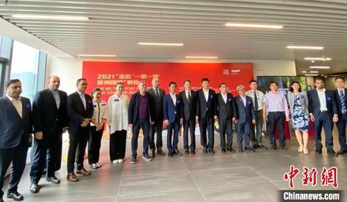 中国侨网开幕式现场合影留念。李典 摄