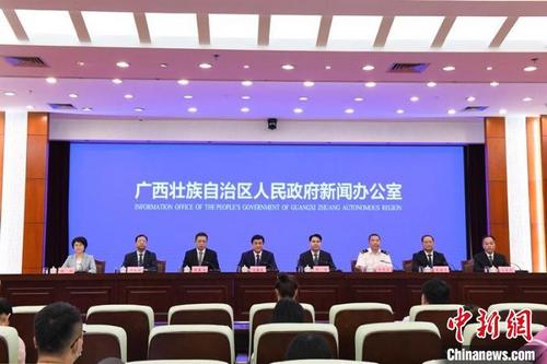 中国侨网图为新闻发布会现场 林浩 摄