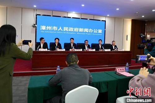 中国侨网漳州职业技术学院在新闻发布上发布了“双高计划”建设成果。　张金川　摄 　　