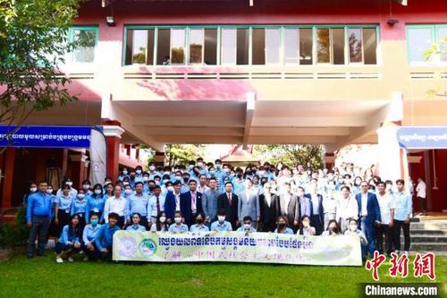 中国侨网与会代表合影 主办方提供