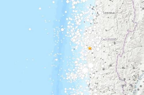 中国侨网11月21日10时11分许，智利西部近海地区发生5.6级地震。图片来源：美国地质勘探局网站截图。