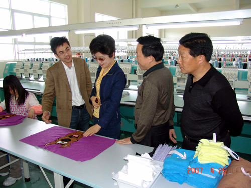 开展服务工作 苏州市侨办调研张家港侨港资企