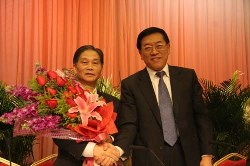 中国侨联七届五次全委会闭幕 林军当选侨联主席