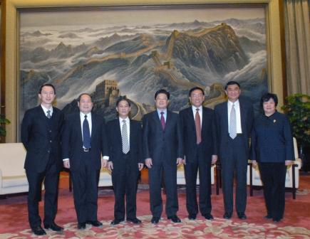 王兆国会见中国侨联领导班子全体成员 祝贺新