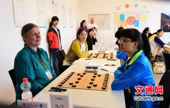 唯一的非华裔女棋手柏林队丹妮拉(Daniela