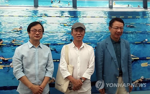 左起向右依次是三尚当代艺术馆艺术总监陈子劲,上海昊美术馆馆长,韩国