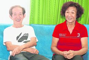 中国侨网张慧贤和钟顺英，一位72岁，一位70岁，但心态仍很年轻。（马来西亚《光明日报》）