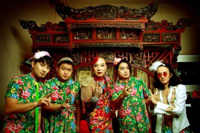 中国侨网中国摇滚乐队“二手玫瑰”。(美国《世界日报》)