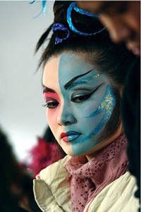 中国侨网武旦叶长敏饰演“欲望”。（美国《世界日报》）