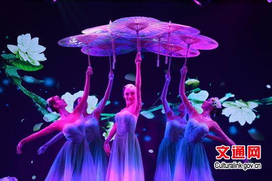 中国侨网精彩演出现场。（文化部网站）