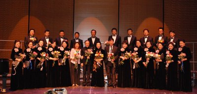 中国侨网四川音院教授合唱团大华府演出引起轰动。(美国《世界日报》）
