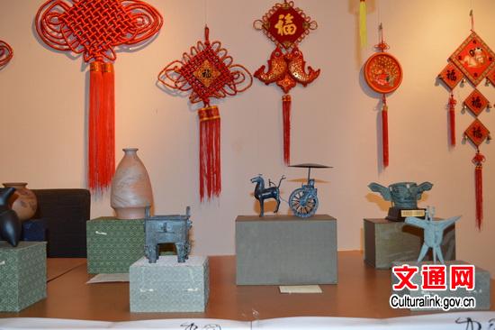 中国侨网中国文化工艺品展台。(文化部网站)