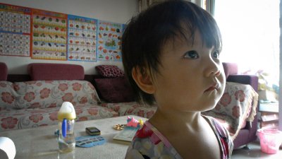 中国侨网《独·生》剧照。(美国《世界日报》)