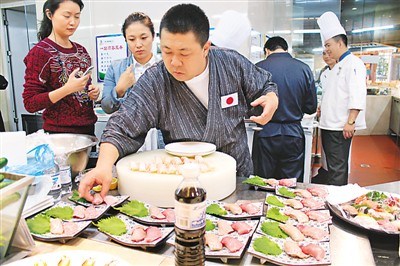 中国侨网日本选手在比赛中。(单衍春 摄)