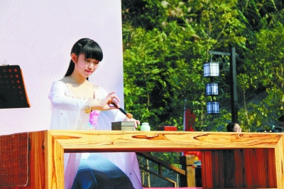 中国侨网东莞首次举办莞香采香日文化活动，图为香道表演。（胡国球 摄）