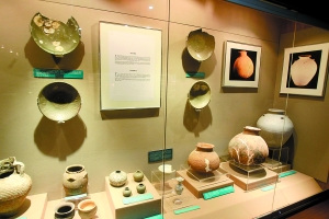 中国侨网位于布秧山谷的狼牙修国遗址曾发现了大量来自中国的古陶瓷。（骆昌威 摄）