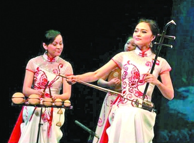 中国侨网2013年10月，浙江“彩蝶女乐”乐团在委内瑞拉特雷萨·卡蕾尼奥国家剧院上演精彩音乐会。