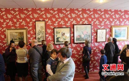 中国侨网观众踊跃观展