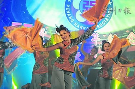 中国侨网槟州客家公会属下客青文化团舞蹈组将倾情演出。（马来西亚《星洲日报》）