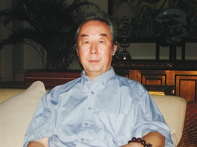 中国侨网画家乔德龙。