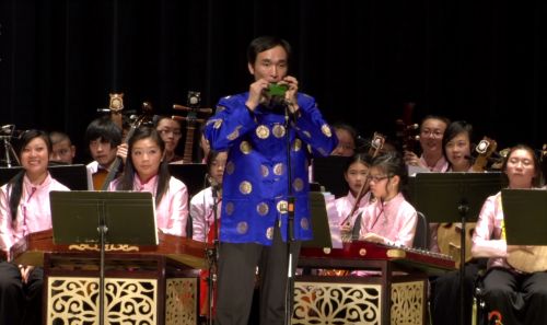 中国侨网-中国民乐将亮相加州 黑人学生表演“原装”包公