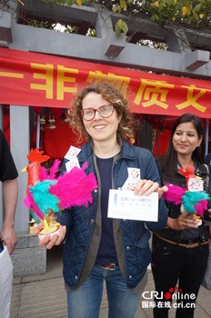 中国侨网来自波兰的波丽制作的波罗鸡获得第一名。