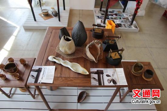 中国侨网《意陶24器》气体成型陶瓷 作者：尧波。