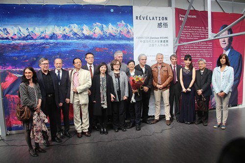 中国侨网中法嘉宾出席展览开幕式。（法国《欧洲时报》/黄冠杰 摄）